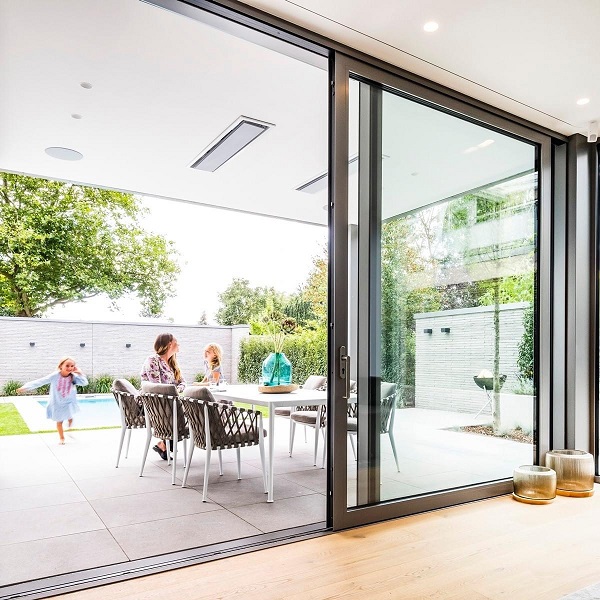 cửa nh&ocirc;m ch&acirc;u &acirc;u