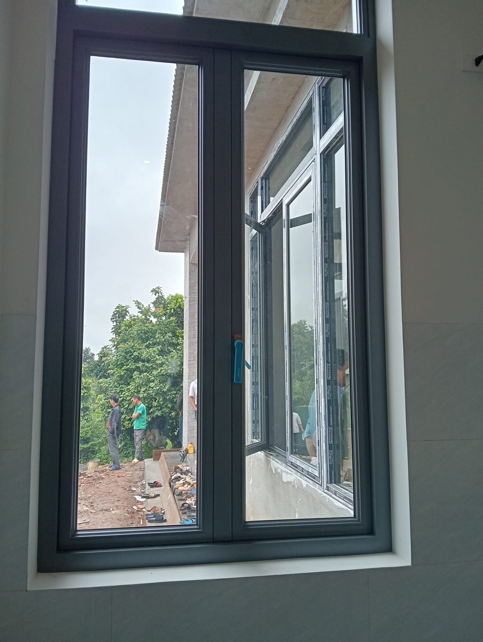 Cửa Đi Mở L&ugrave;a 