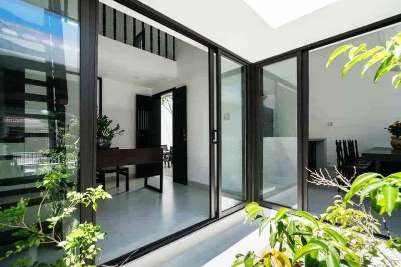 cửa nh&ocirc;m ch&acirc;u &acirc;u