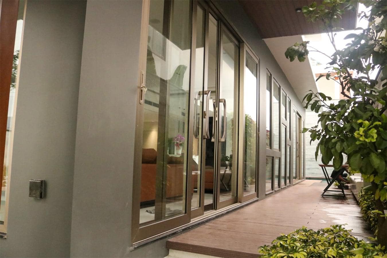 cửa nh&ocirc;m hondalex