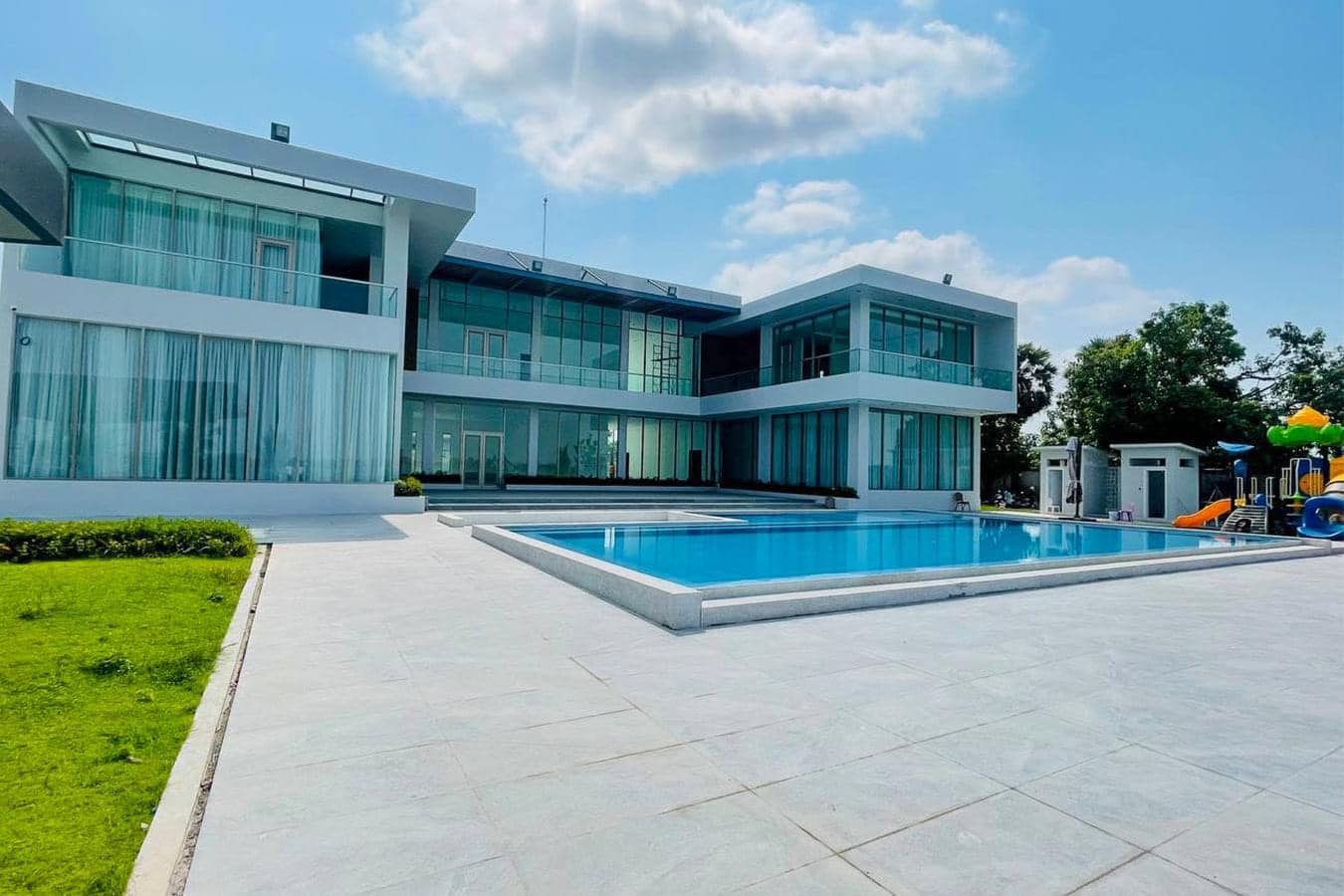 cửa nh&ocirc;m hondalex