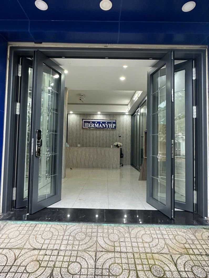 cửa nh&ocirc;m ch&acirc;u &acirc;u