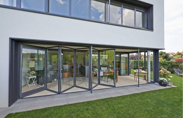 cửa nh&ocirc;m ch&acirc;u &acirc;u