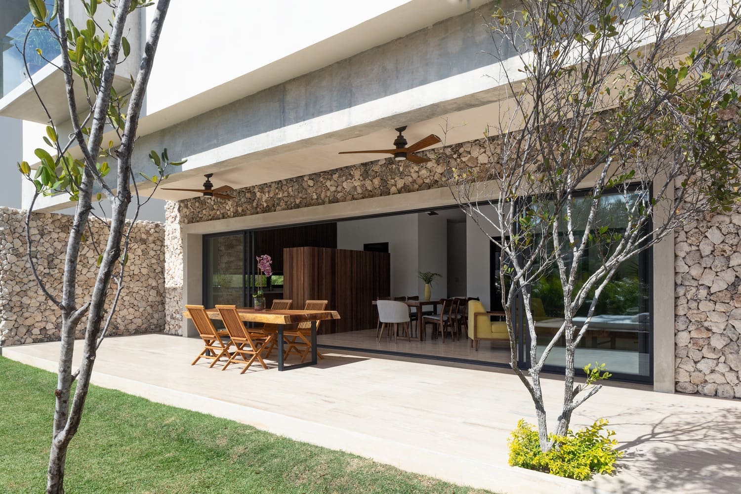 nh&ocirc;m germany luxury