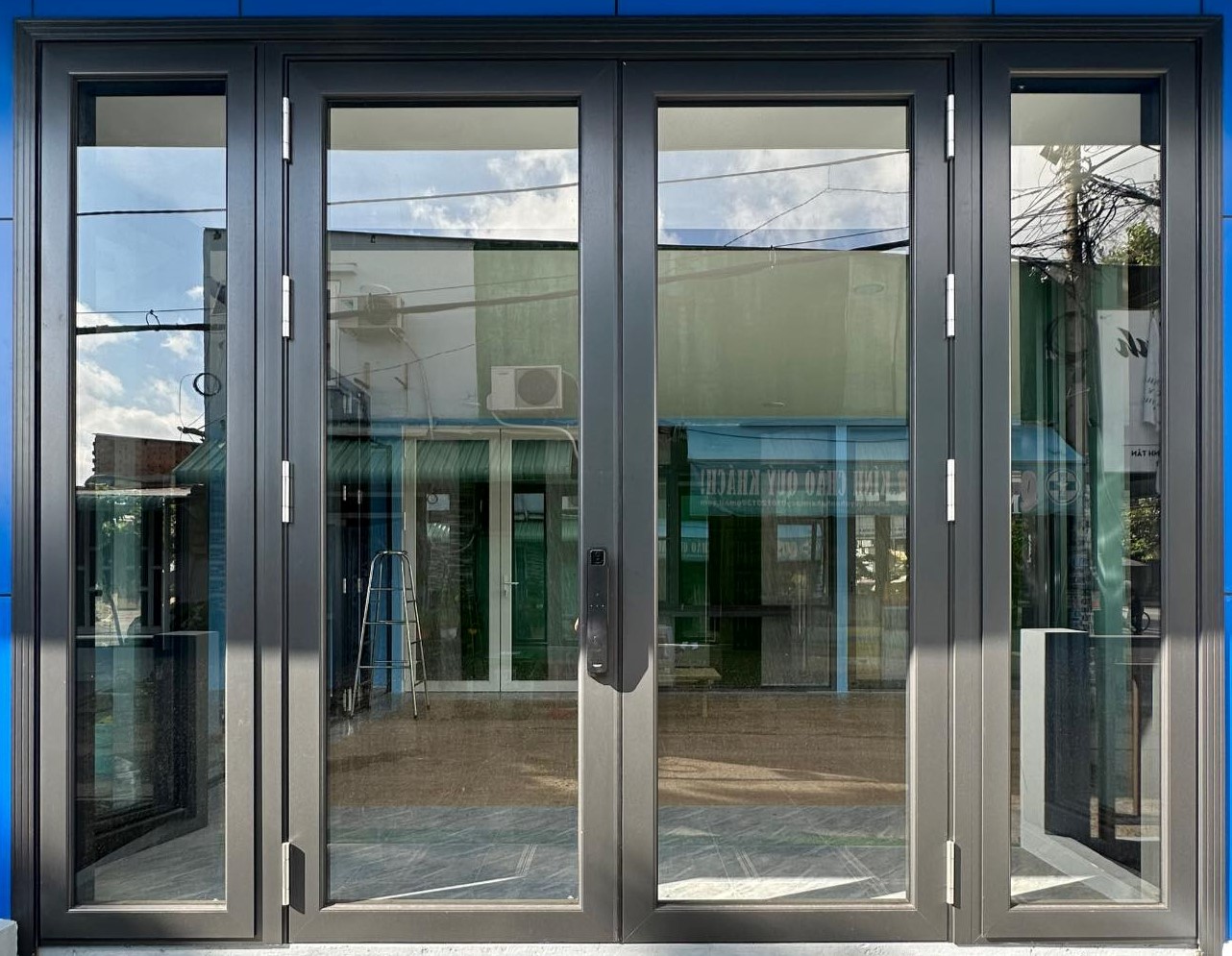 cửa nhôm mở 2 chiều