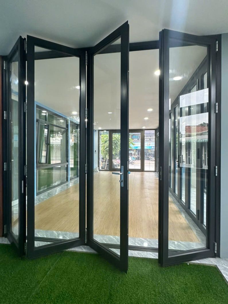 cửa xếp trượt 4 c&aacute;nh