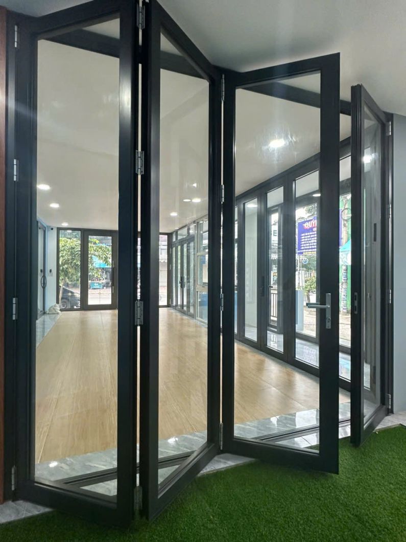 cửa xếp trượt 4 c&aacute;nh