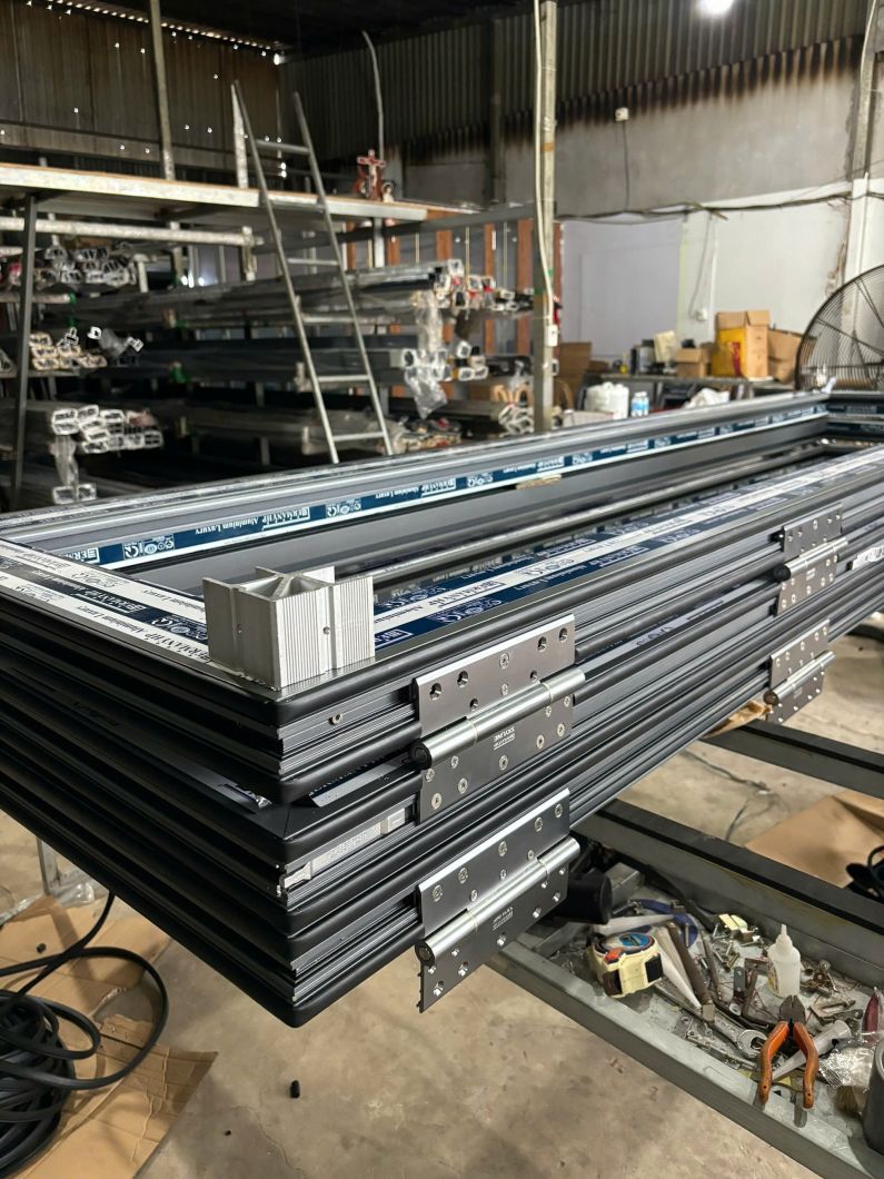 Cửa Nh&ocirc;m Mở 2 Chiều Cao Cấp