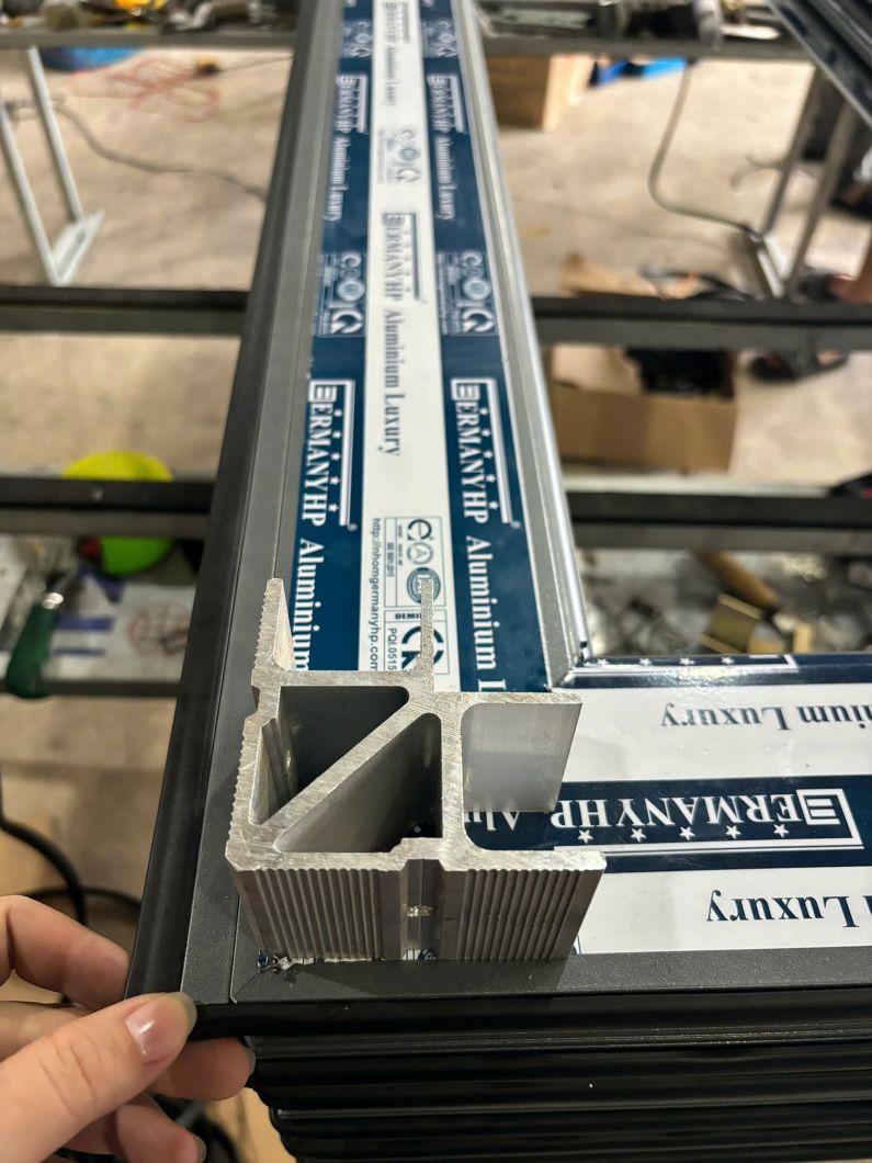 Cửa Nh&ocirc;m Mở 2 Chiều Cao Cấp