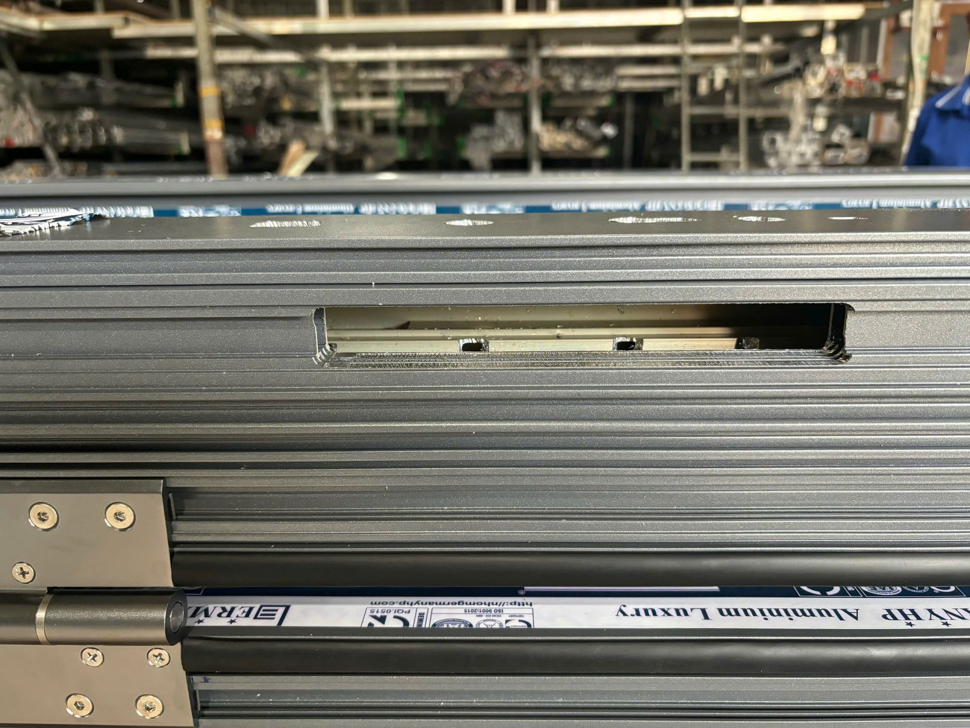 Cửa Nh&ocirc;m Mở 2 Chiều Cao Cấp