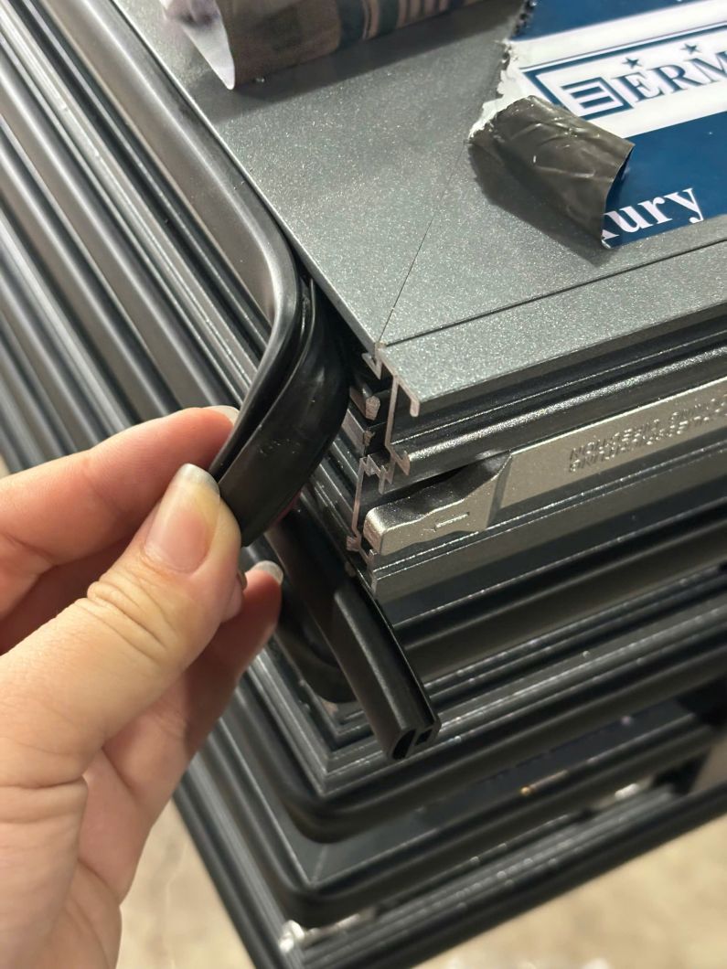 Cửa Nh&ocirc;m Mở 2 Chiều Cao Cấp